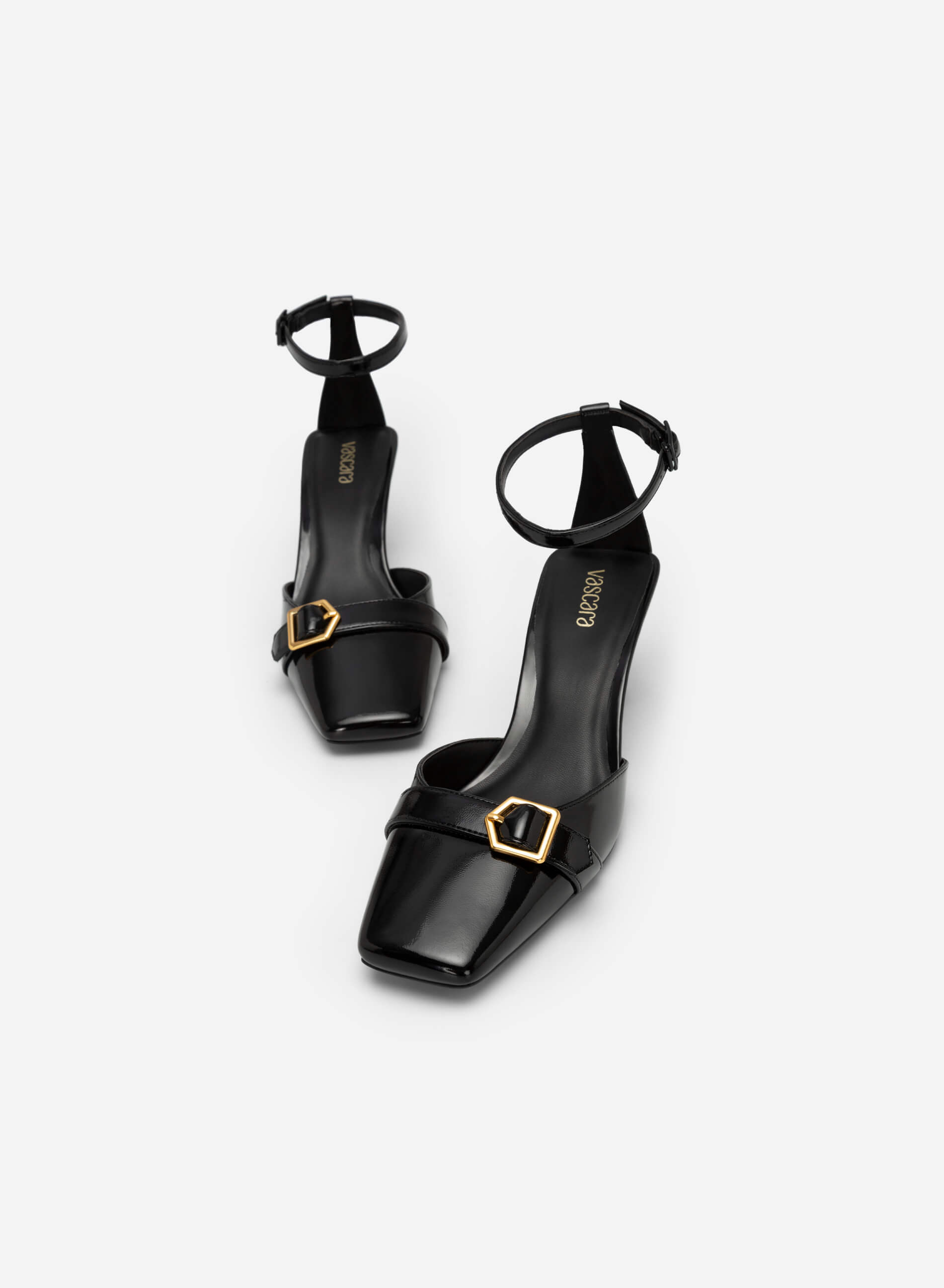 Black square toe outlet pumps