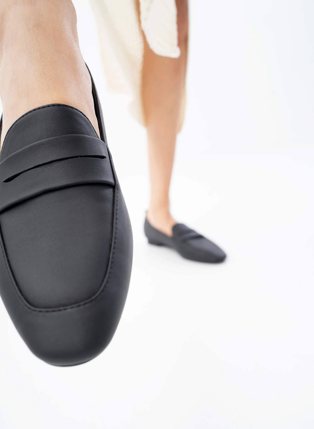 Cut-Out Strap Loafers - LOA 0100 - Black - vascara.com