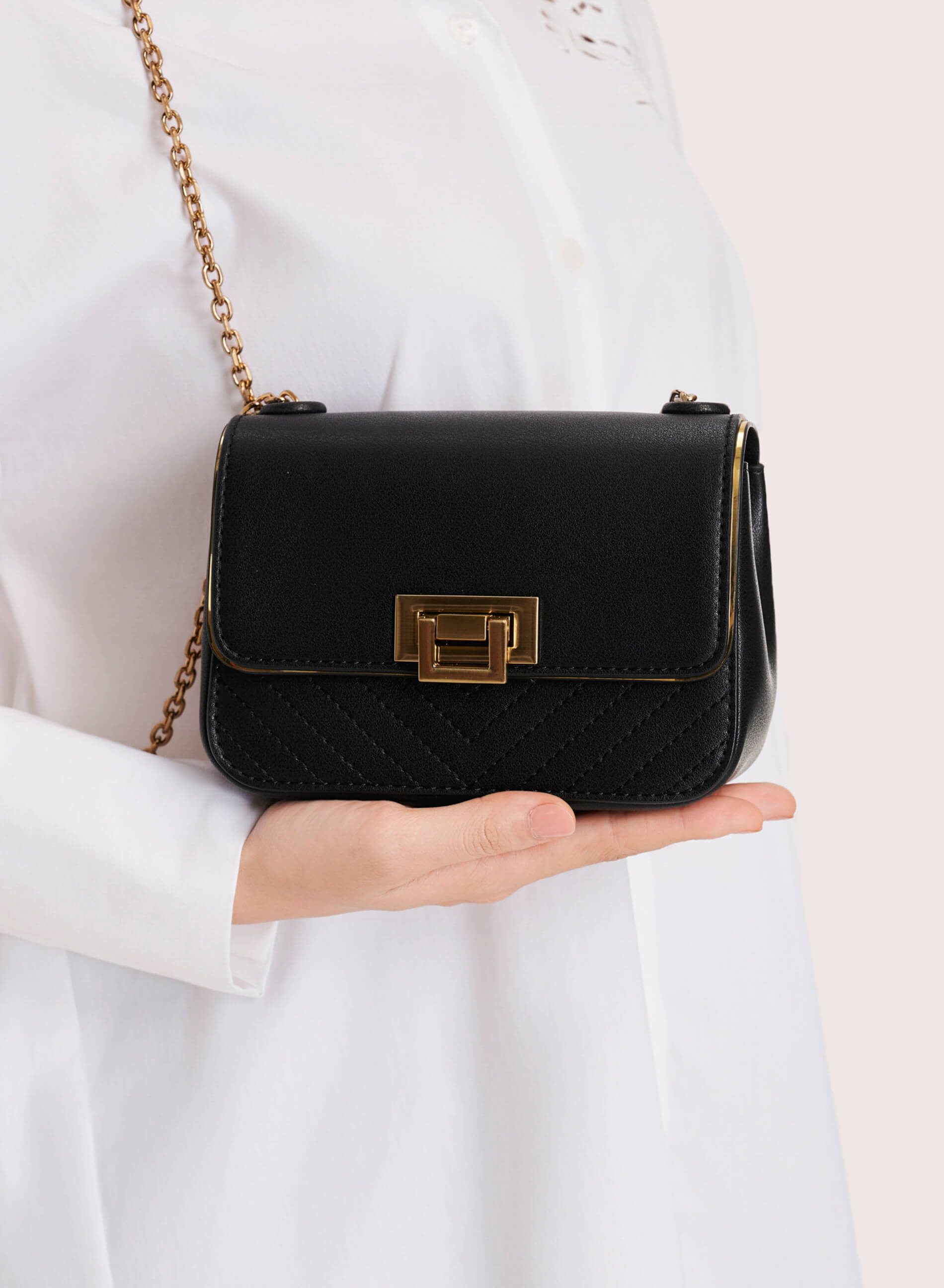 Black crossbody flap online bag