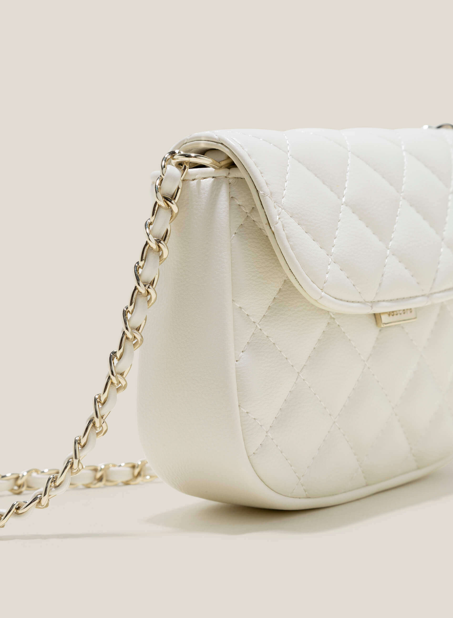 White quilted chain discount bag