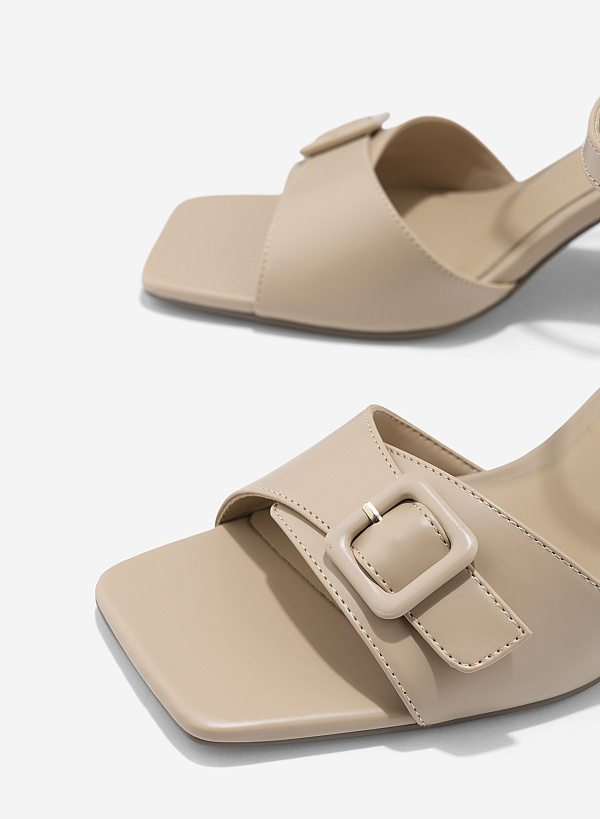 Giày sandals basic nhấn buckle - SDN 0799 - Màu be - VASCARA