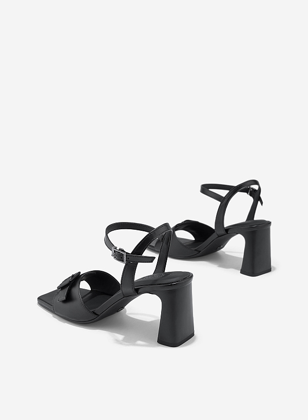 Giày sandals basic nhấn buckle - SDN 0799 - Màu đen - VASCARA